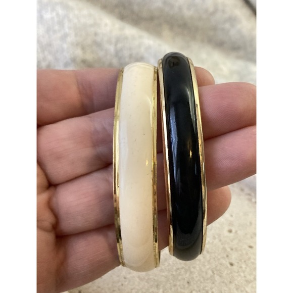 Vintage Gold Tone Enamel Bangle Bracelets Set Of 2 Black Ivory Cream Couture - Picture 6 of 8